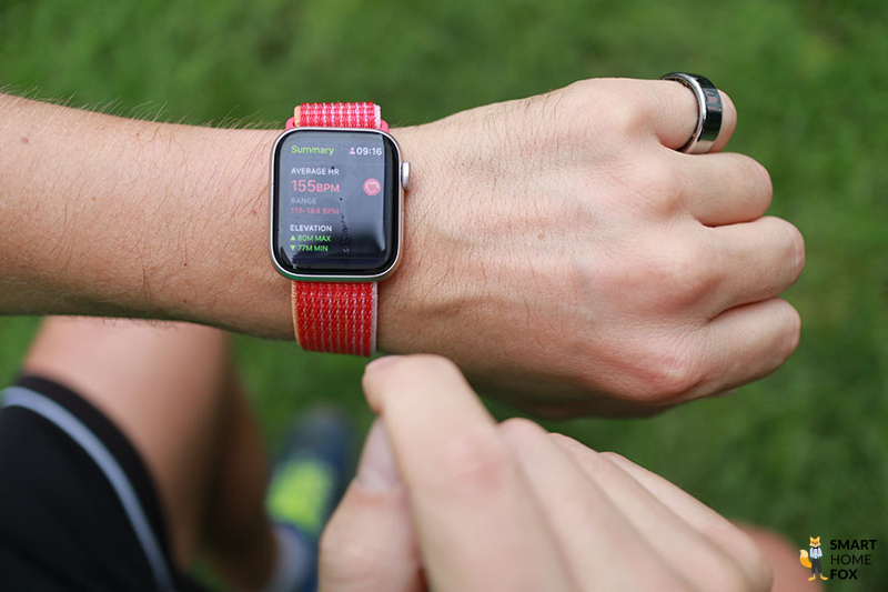 Apple Watch SE в процессе тренировки.